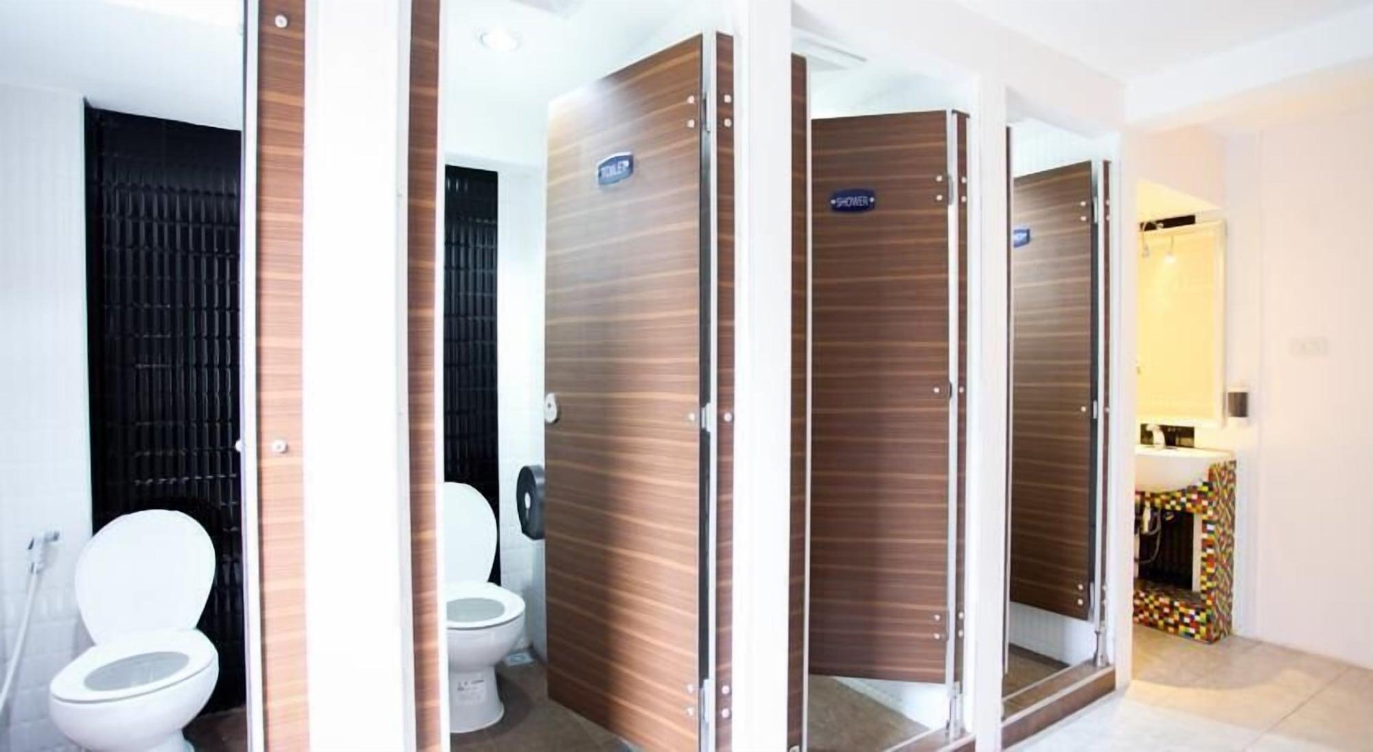 Royal Express Inn Бангкок Экстерьер фото