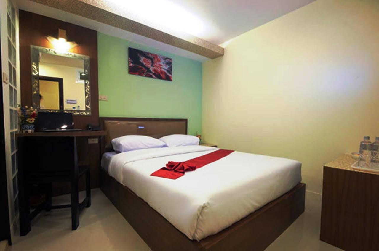 Royal Express Inn Бангкок Экстерьер фото